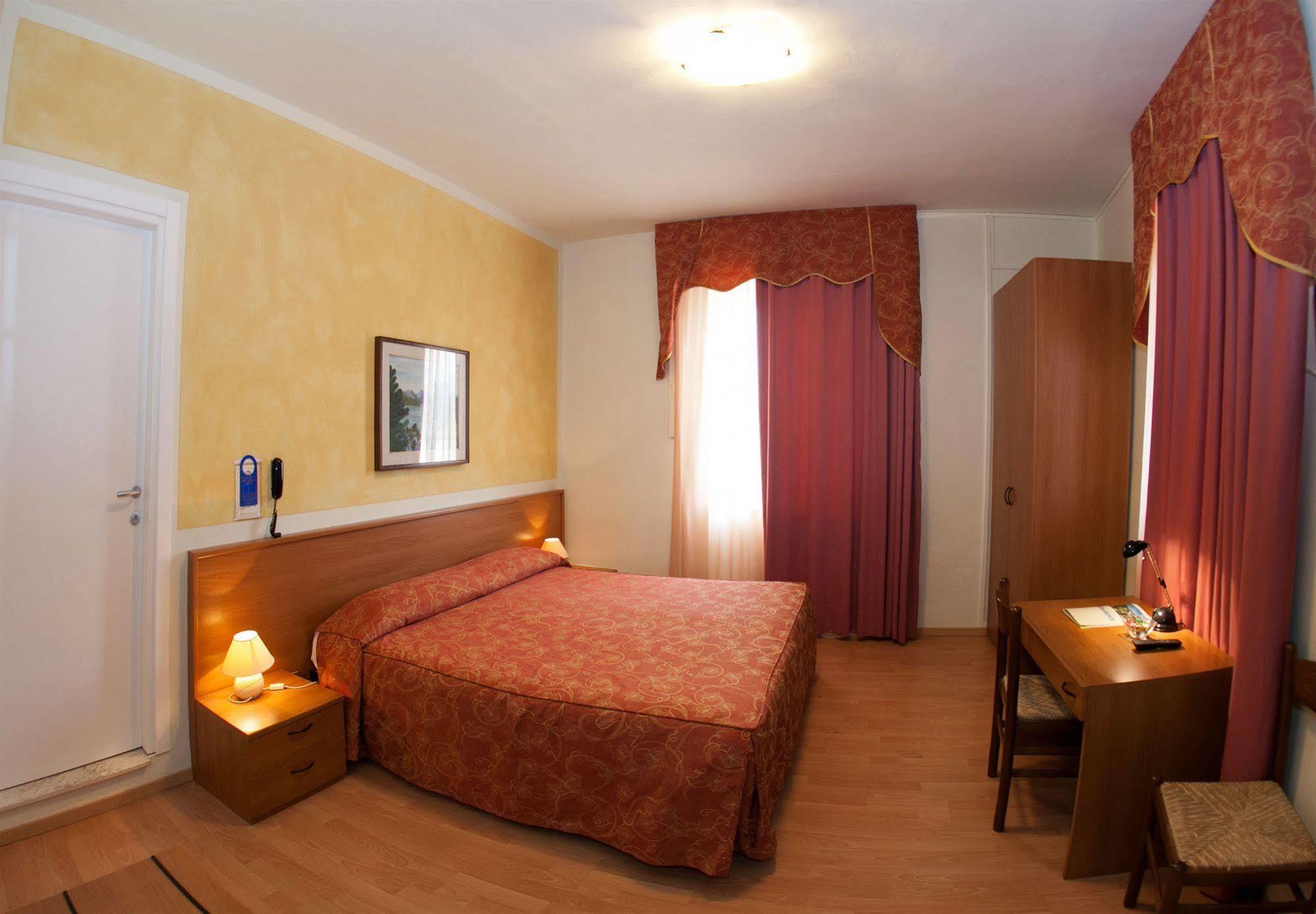 Hotel Pinamonte 科斯特曼诺 外观 照片